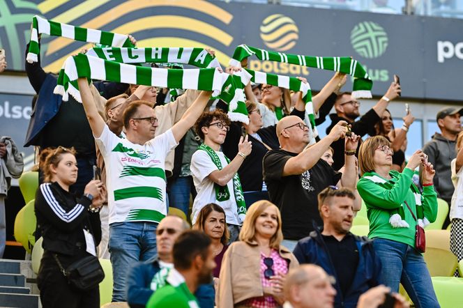 Derby Trójmiasta. Tak bawili się kibice na meczu Lechia Gdańsk - Arka Gdynia [ZDJĘCIA]