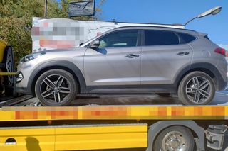 Policja odzyskuje skradzionego Hyundaia Tucson. Właściciel warsztatu z zarzutami