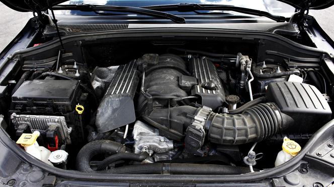 Jeep Grand Cherokee SRT - silnik 6.4 V8 HEMI
