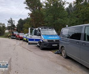 Tragiczny finał grzybobrania w powiecie przysuskim. Mężczyźni zgubili się w lesie. Jeden z nich nie żyje