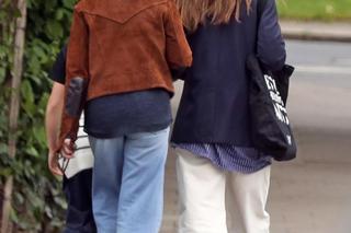 Keira Knightly na spacerze z matką