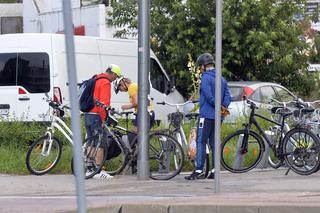 Ostatnie chwile przed wyborami: Trzaskowski na rowerze