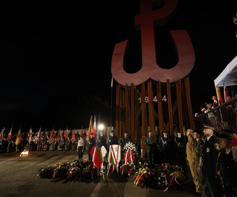 Stolica uhonorowała swoich bohaterów. Tak wyglądała uroczystość na Kopcu Powstania Warszawskiego [ZDJĘCIA]
