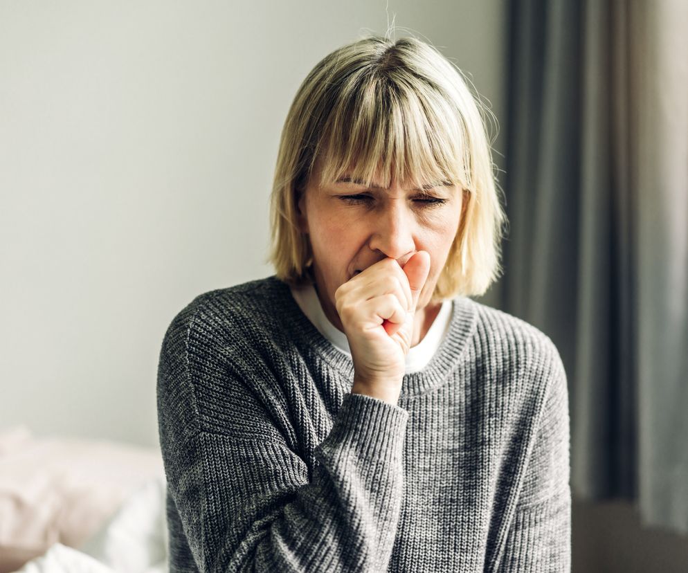 Kaszel może być objawem nie tylko lekkich infekcji, lecz także poważnych chorób.