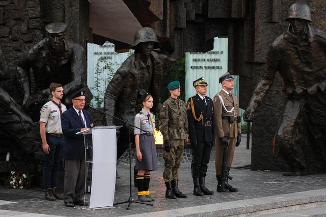 Uroczysta polowa msza święta i Apel Pamięci na pl. Krasińskich