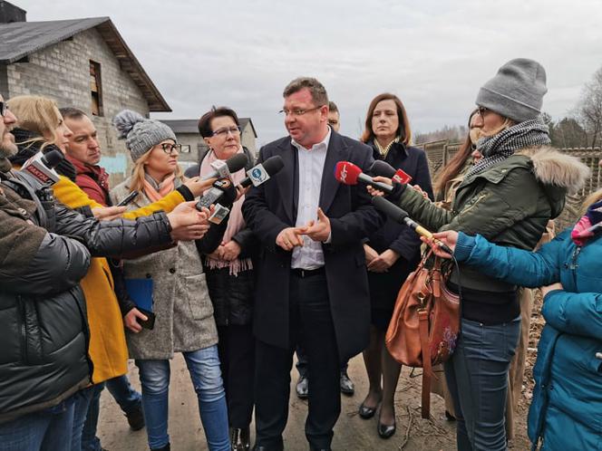 Wiceminister sprawiedliwości u rodziny w Wierzbicy: „Liczę na pewną refleksję ze strony sędziów”