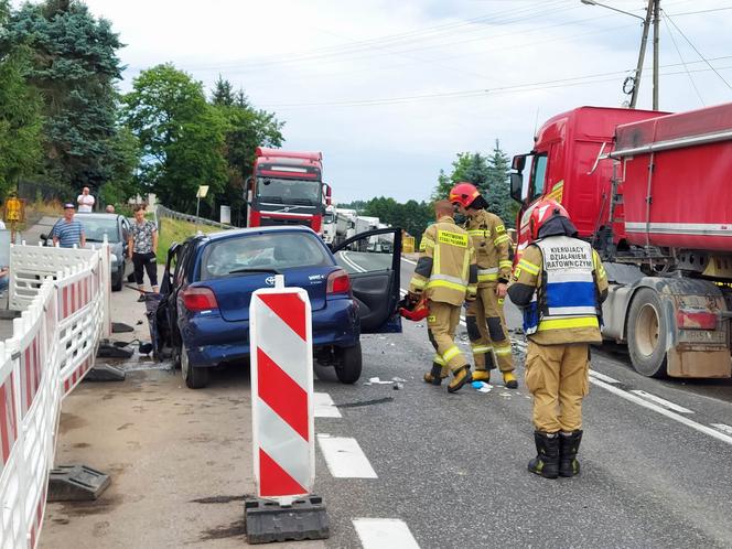 Wypadek W Lubieni. Ciężarówka zderzyła się z osobówką