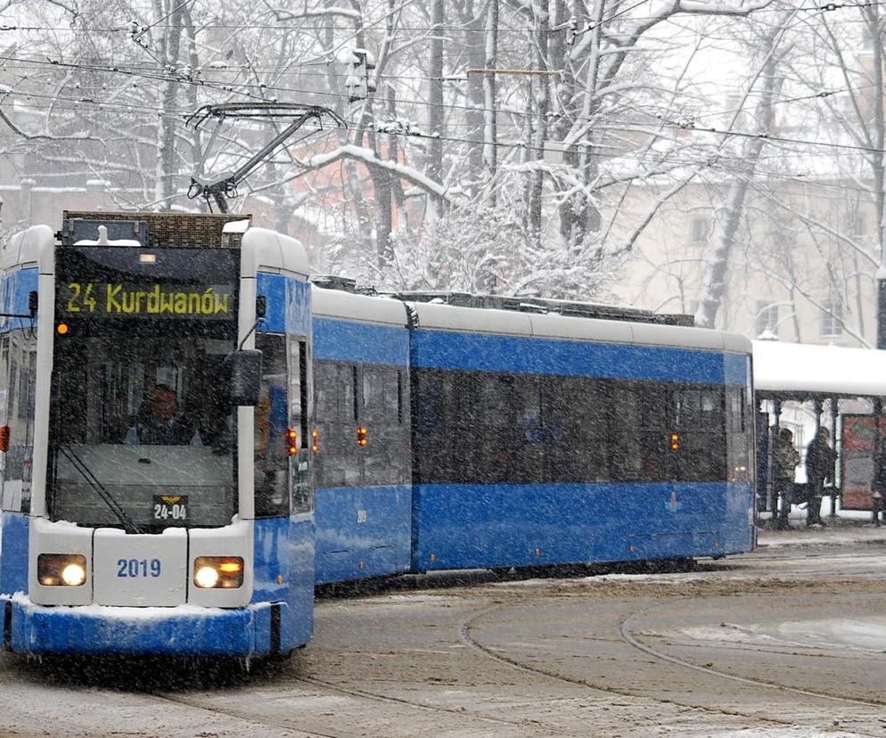 Poranne problemy komunikacyjne w Krakowie. Tramwaje kursują skróconymi trasami 