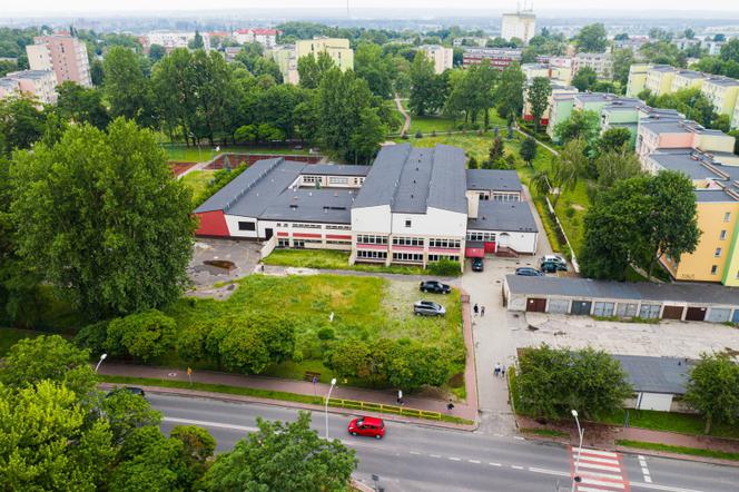 Płock. Baseny i wodne place zabaw! Była szkoła, będzie pływalnia!