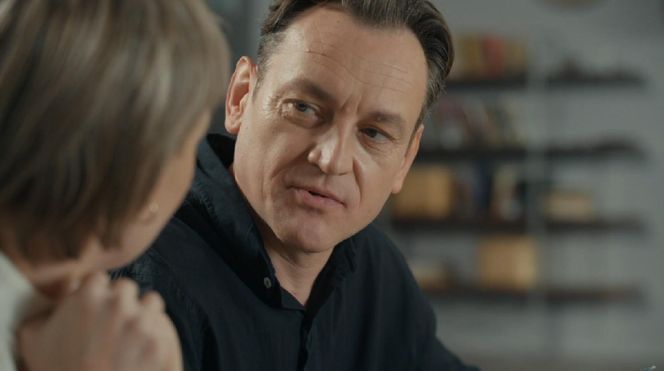 Barwy szczęścia, odcinek 3151. Sonia (Weronika Nockowska), Stefaniak (Paweł Ławrynowicz)