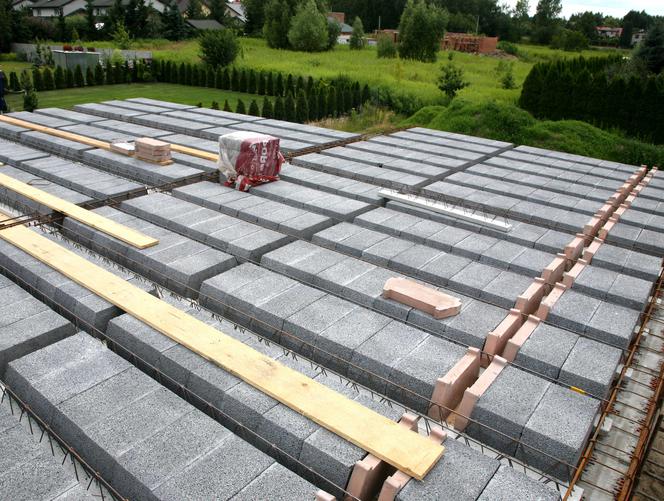 Strop prefabrykowany - jakie ma zalety i jak go wykonać?