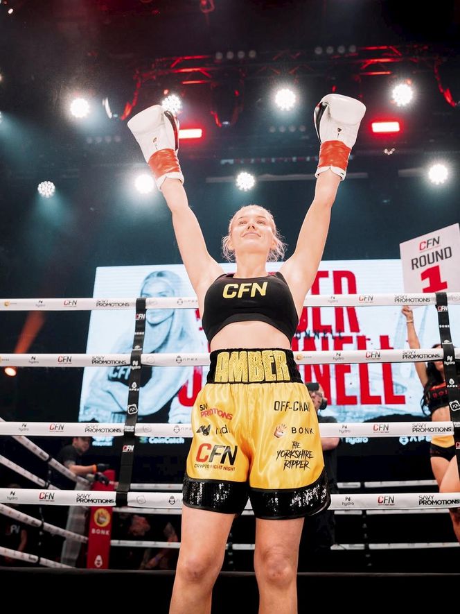 Piękna brytyjska modelka gwiazdą ringów! 