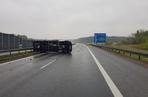 Kolizja na tarnowskim odcinku autostrady. Porsche nie dało rady ciężarówce