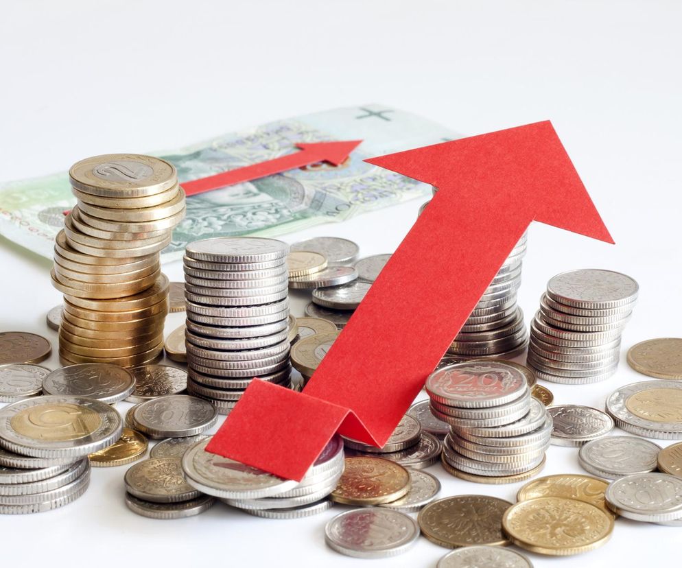 Złoty słabnie na starcie tygodnia. Za wakacje zapłacimy więcej?