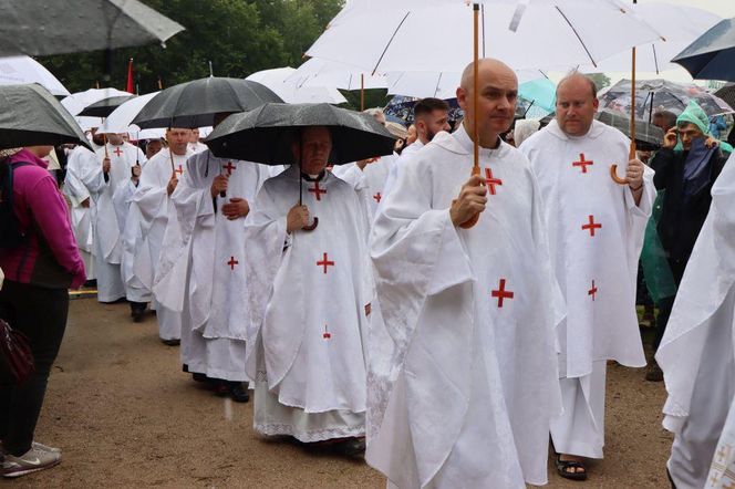 Odpust w Gietrzwałdzie. Do słynącej z Objawień Maryjnych miejscowości przyjechały tłumy
