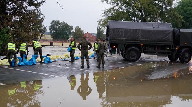 Nysa. Trwa ewakuacja mieszkańców