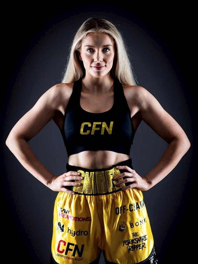 Piękna brytyjska modelka gwiazdą ringów! 