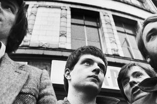 Bębny na dachu to bzdura. Martin Hannett stworzył brzmienie Joy Division, torturując zespół w studiu