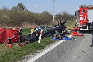 Zderzenie dwóch samochodów w Szczurowej. Jedna osoba została poszkodowana. Lądował śmigłowiec LPR