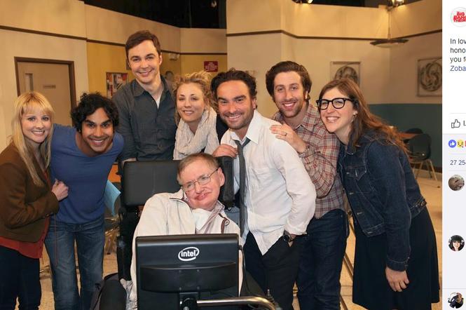 Stephen Hawking i aktorzy serialu The Big Bang Theory