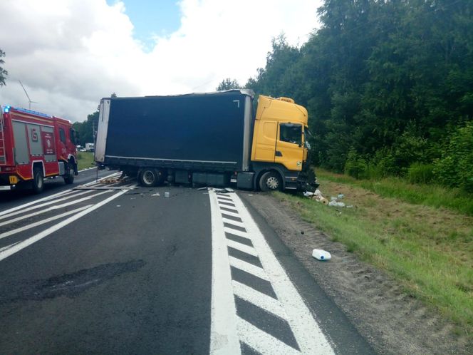 Wypadek na DK6. Zderzyły się ciężarówki