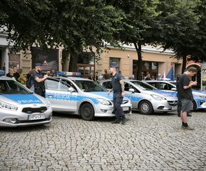 Manifestacja przeciwko niechęci do imigrantów w Lesznie 