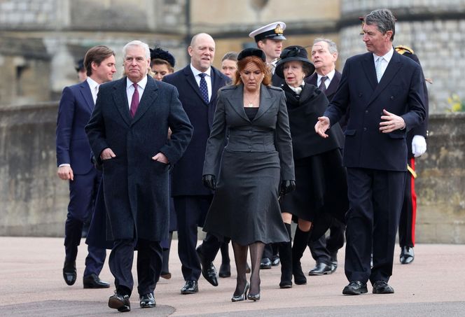 Książę Andrzej przestał być księciem! Fergie ucieknie za granicę?