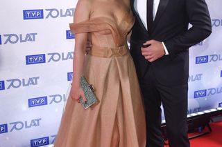 Katarzyna Cichopek porzuca Kurzajewskiego!? Jak sexy kocica skrada się do...