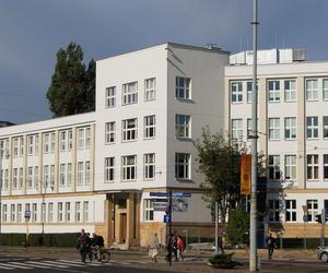 90 lat temu powstał budynek, który na stałe wpisał sie w krajobraz miasta. To gmach Urzędu Marszałkowskiego w Toruniu