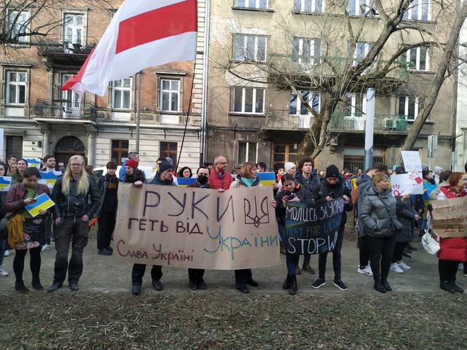 Protesty przed kosulatem rosyjskim w Krakowie