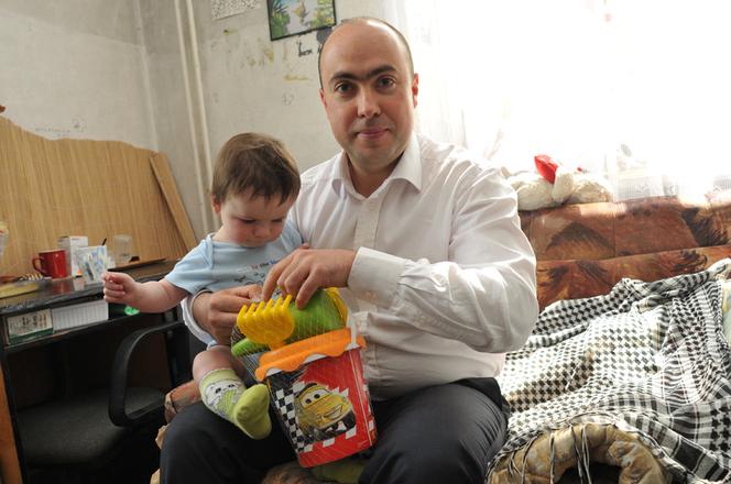 Maks Kraczkowski dotrzymał słowa i pomaga biednej matce