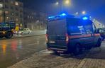 Gigantyczne utrudnienia na Pradze! Woda podmyła jezdnię na Grochowskiej. Policjanci kierują ruchem	