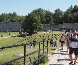 Oblężenie na zamku w Ogrodzieńcu w długi weekend