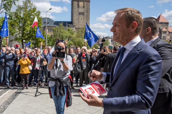 Tusk ruszył w Polskę