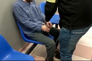 36-letni recydywista dźgał nożem jak opętany. Jedna osoba nie żyje, druga ciężko ranna  