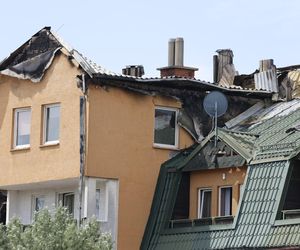 Blok przy ul. Powstańców w Ząbkach po pożarze
