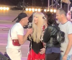 Facet wtargnął na scenę podczas koncertu Maryli Rodowicz. Ochroniarz nie zdążył