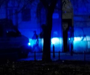 Strzały na warszawskiej Pradze. W trakcie interwencji został ranny policjant. Trwa walka o jego życie