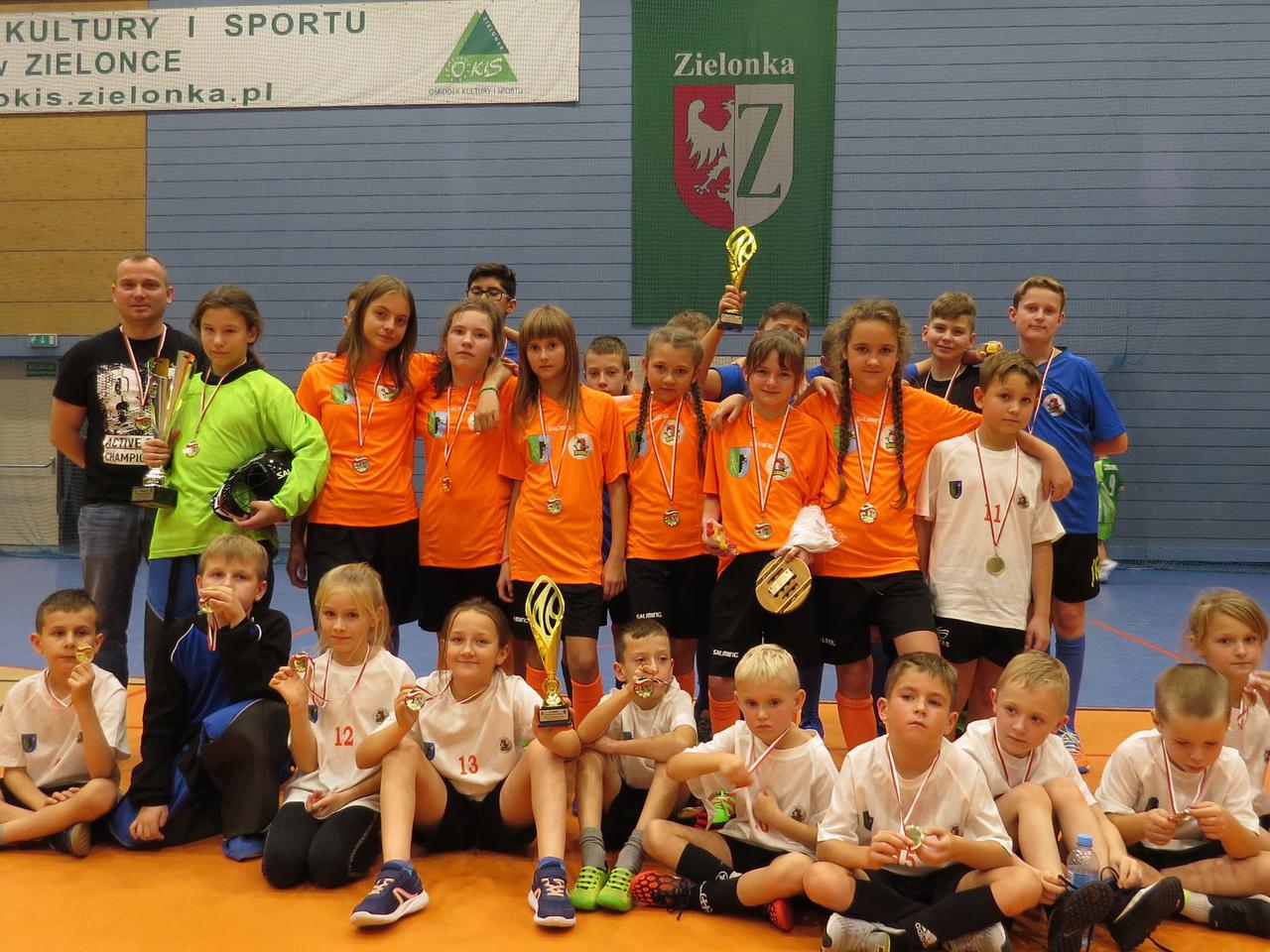 Unihokeiści z Płoskini wystapią na krajowych parkietach!