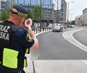 Co oni wyprawiają na Placu Pięciu Rogów?! Nowy plac a już...