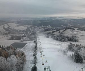 Najpiękniejsza wieża widokowa w Małopolsce w zimowej scenerii. Już zapraszają turystów 