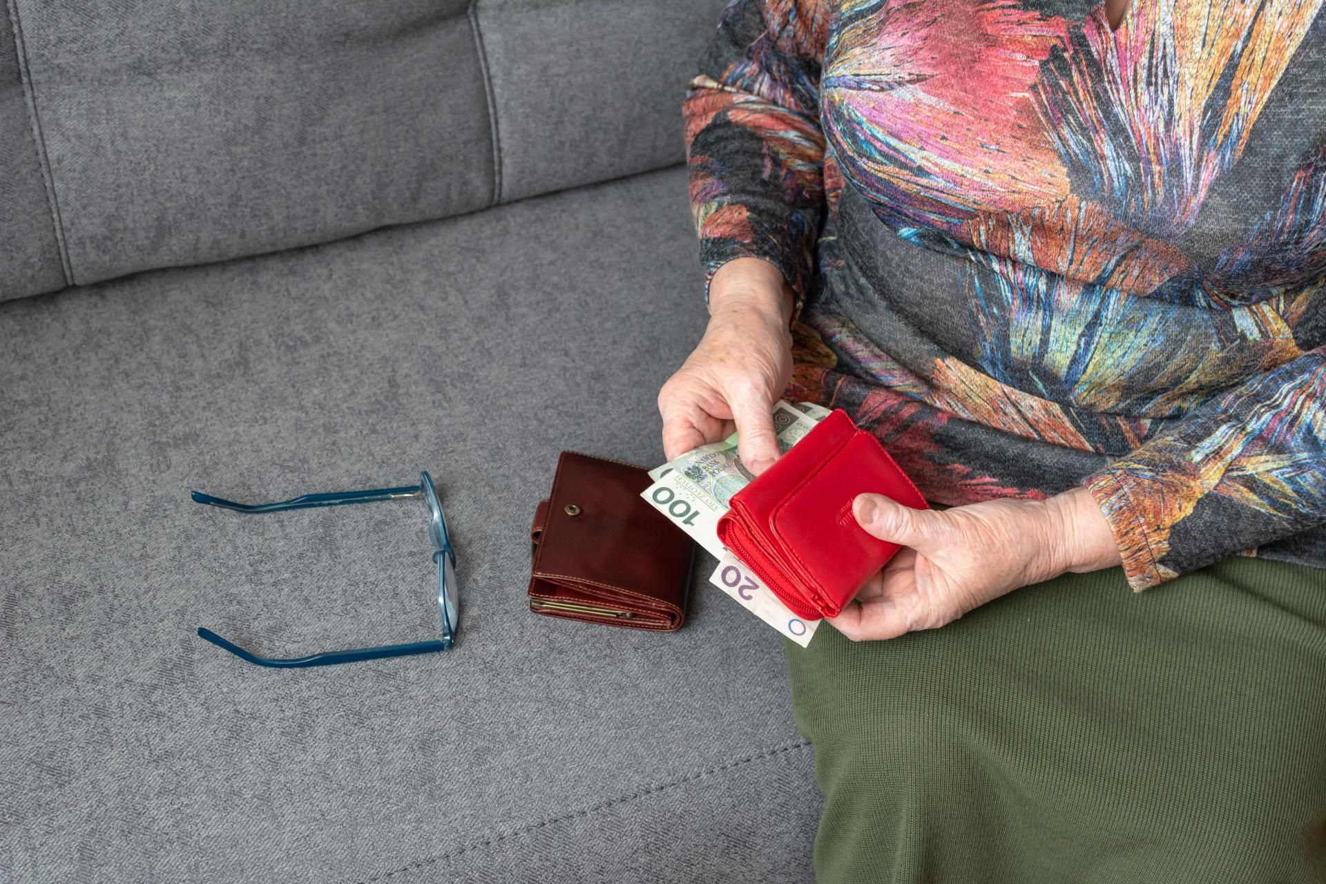 Uwaga, seniorzy! Pożyczka od nieznajomego grozi utratą majątku, a choćby życia