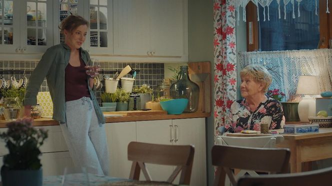 M jak miłość odc. 1849. Natalka (Dominika Suchecka), Barbara (Teresa Lipowska)