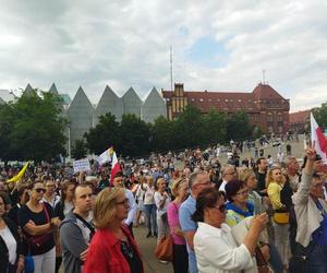 Protesty Ani Jednej Więcej! po śmierci Doroty.  Kobiety wyszły na ulice w całej Polsce  