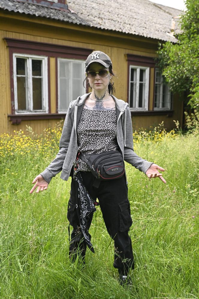 Policja na Osiedlu Przyjaźń w Warszawie 