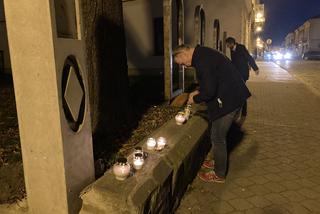 Listopadowe światło pamięci w Nowym Sączu na dawnym cmentarzu żydowskim przy ul. Piotra Skargi