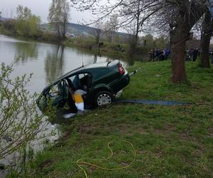 Samochód wjechał do zbiornika wodnego, kierowca nie żyje