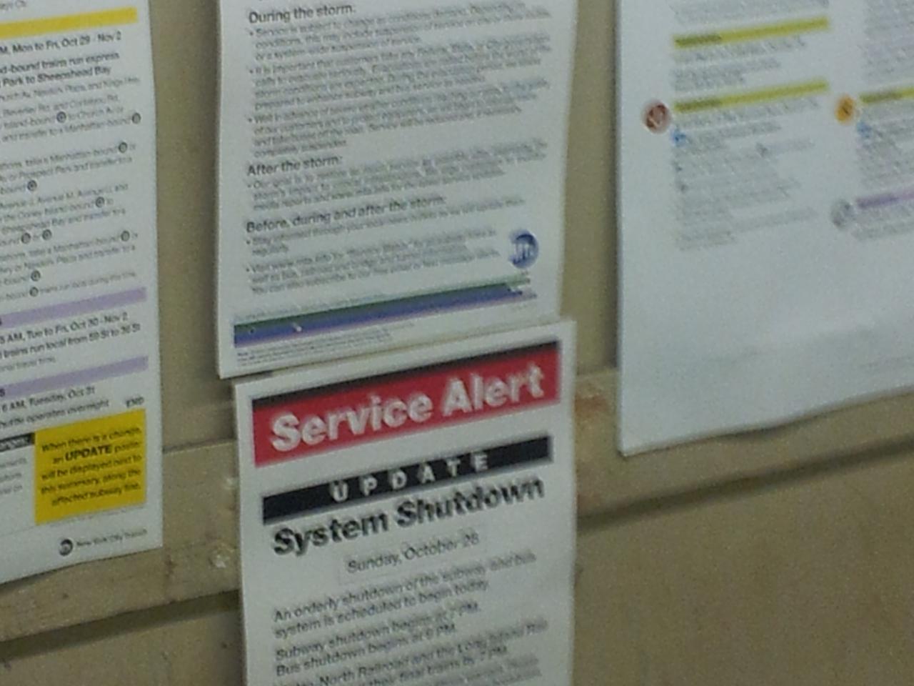 huragan,  Opustoszałe nowojorskie ulice i sklepy 