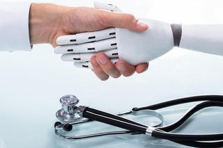 Polscy chirurdzy wykonują coraz więcej operacji z pomocą robotów! Tak zmienia się świat! 