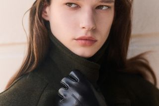 Jesienna elegancja: ponadczasowe kroje i szlachetne tkaniny 